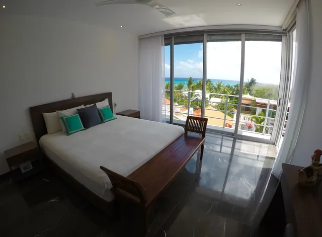 Bedroom with sea view